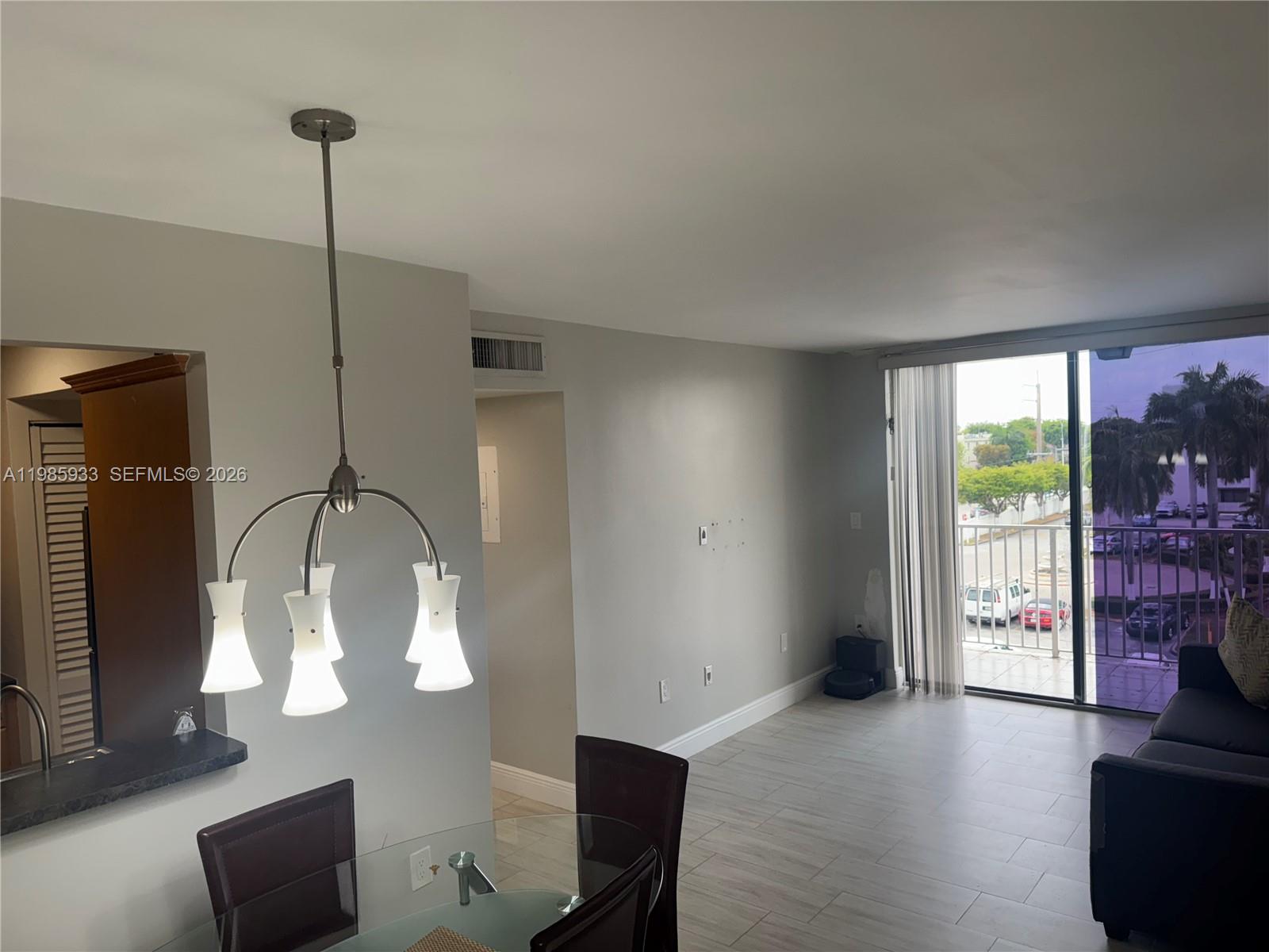 FONTAINEBLEAU GARDENS CON - Residential Lease