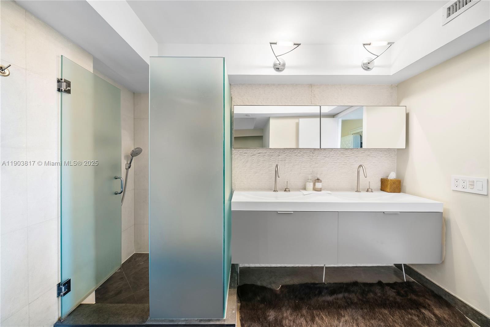 SOUTH POINTE TOWERS CONDO - Residential