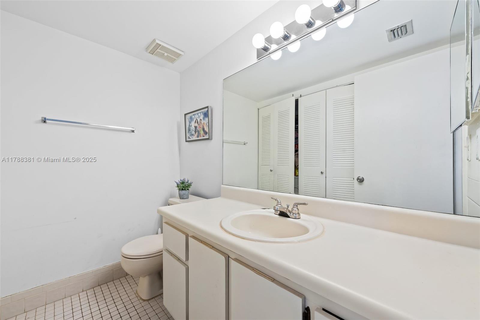 PEMBROKE LAKES SECTION SE - Residential