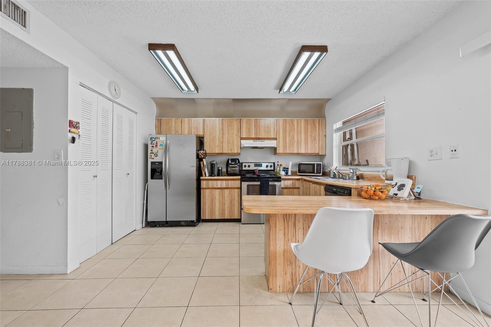 PEMBROKE LAKES SECTION SE - Residential