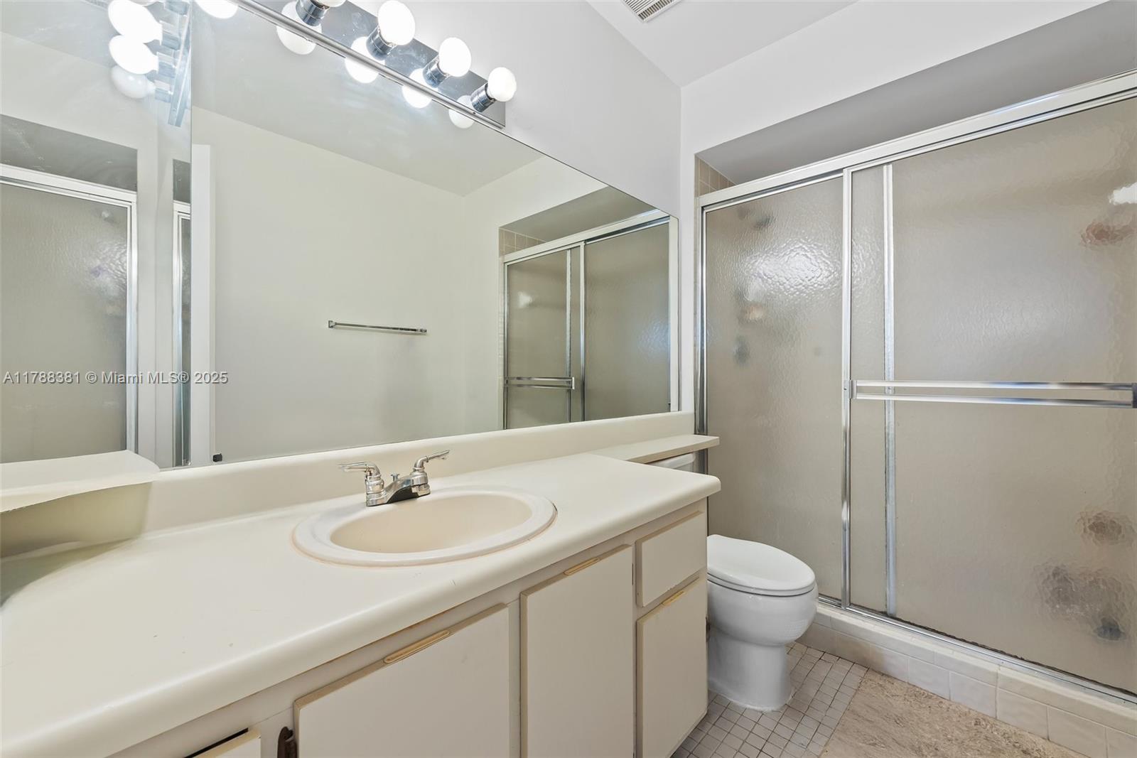 PEMBROKE LAKES SECTION SE - Residential