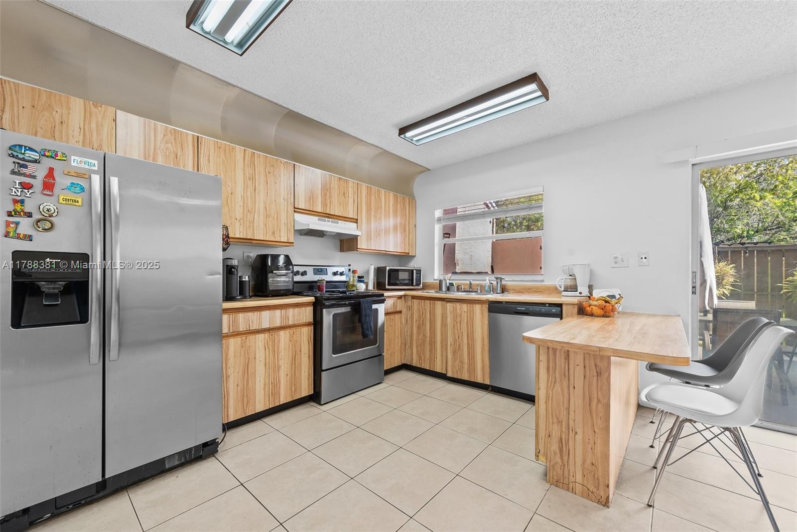 PEMBROKE LAKES SECTION SE - Residential