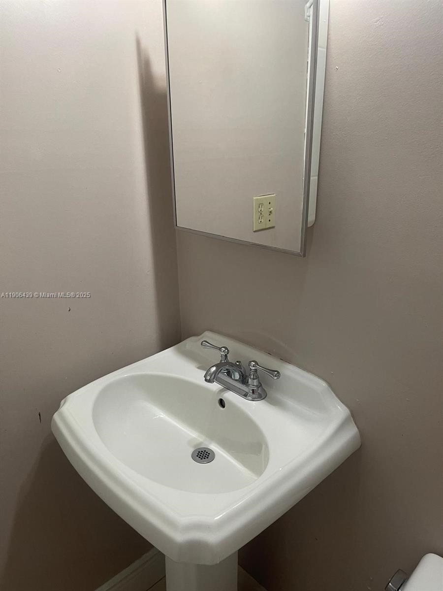 HEFTLER HOMES SUNSET PARK - Residential Lease