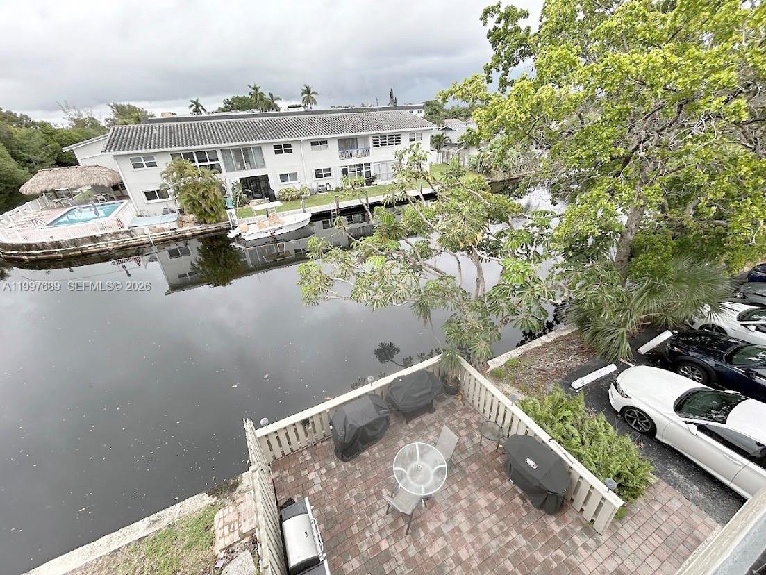 CORAL POINT CONDOMINIUM - Residential Lease