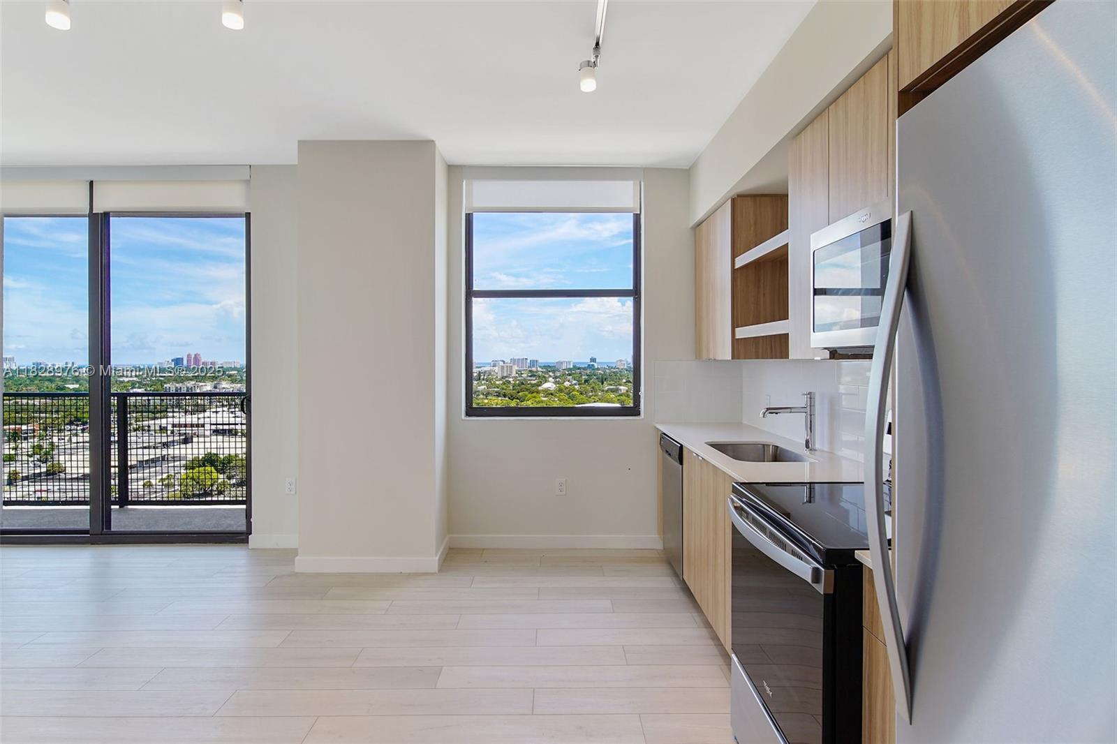 555 NE 8th St 0804
