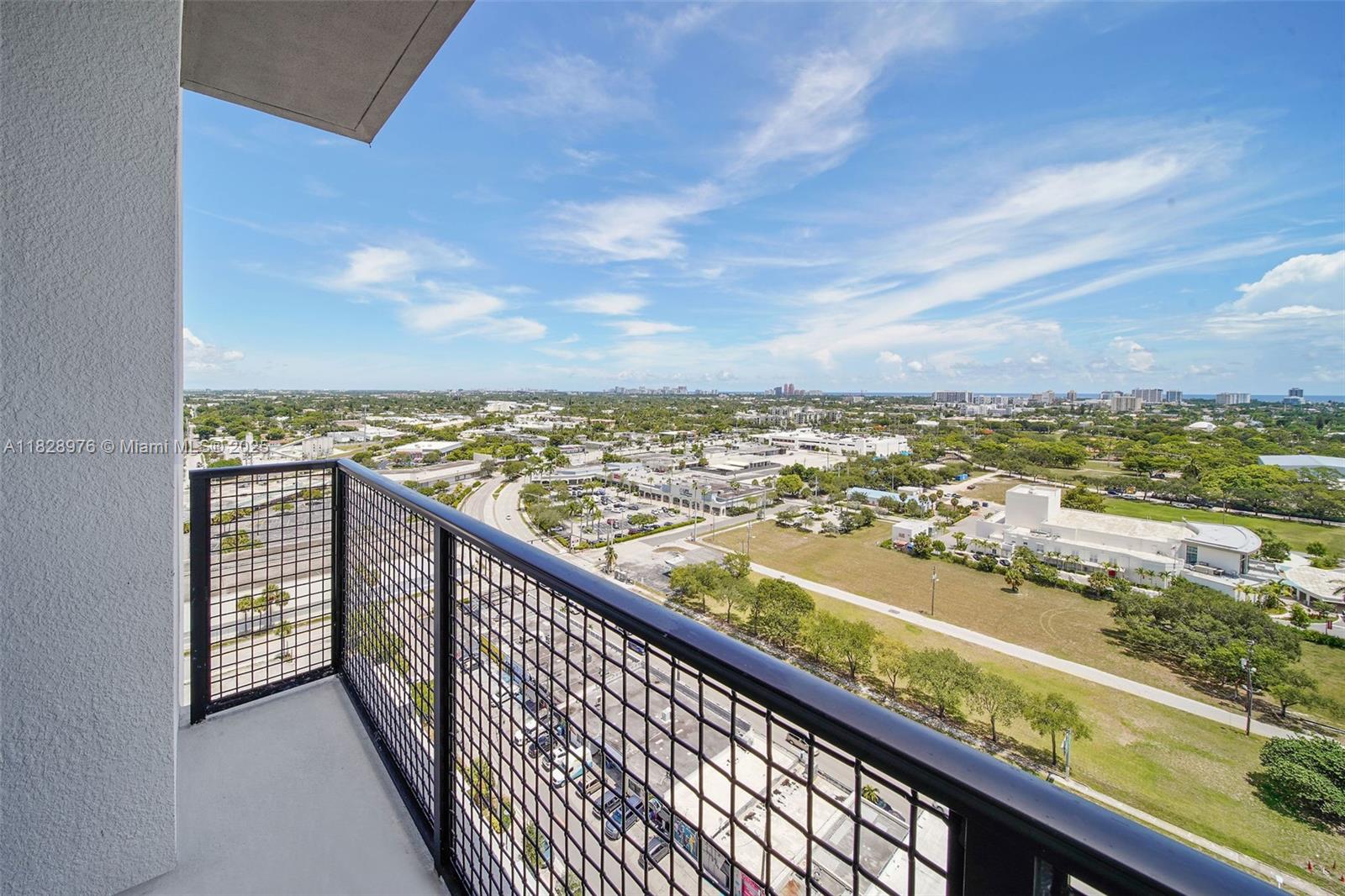 555 NE 8th St 0804