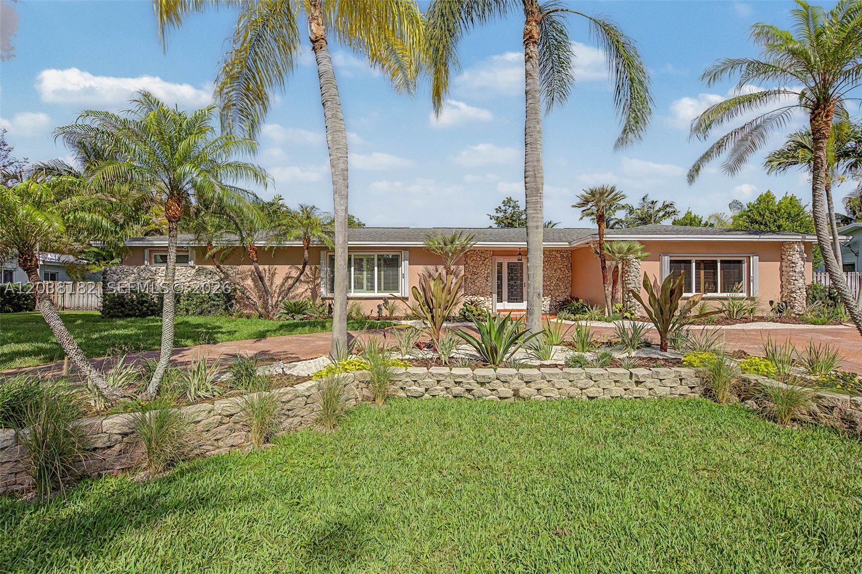 Photo 1 of 28 — 16842 SW 79 Place, Palmetto Bay, FL 33157