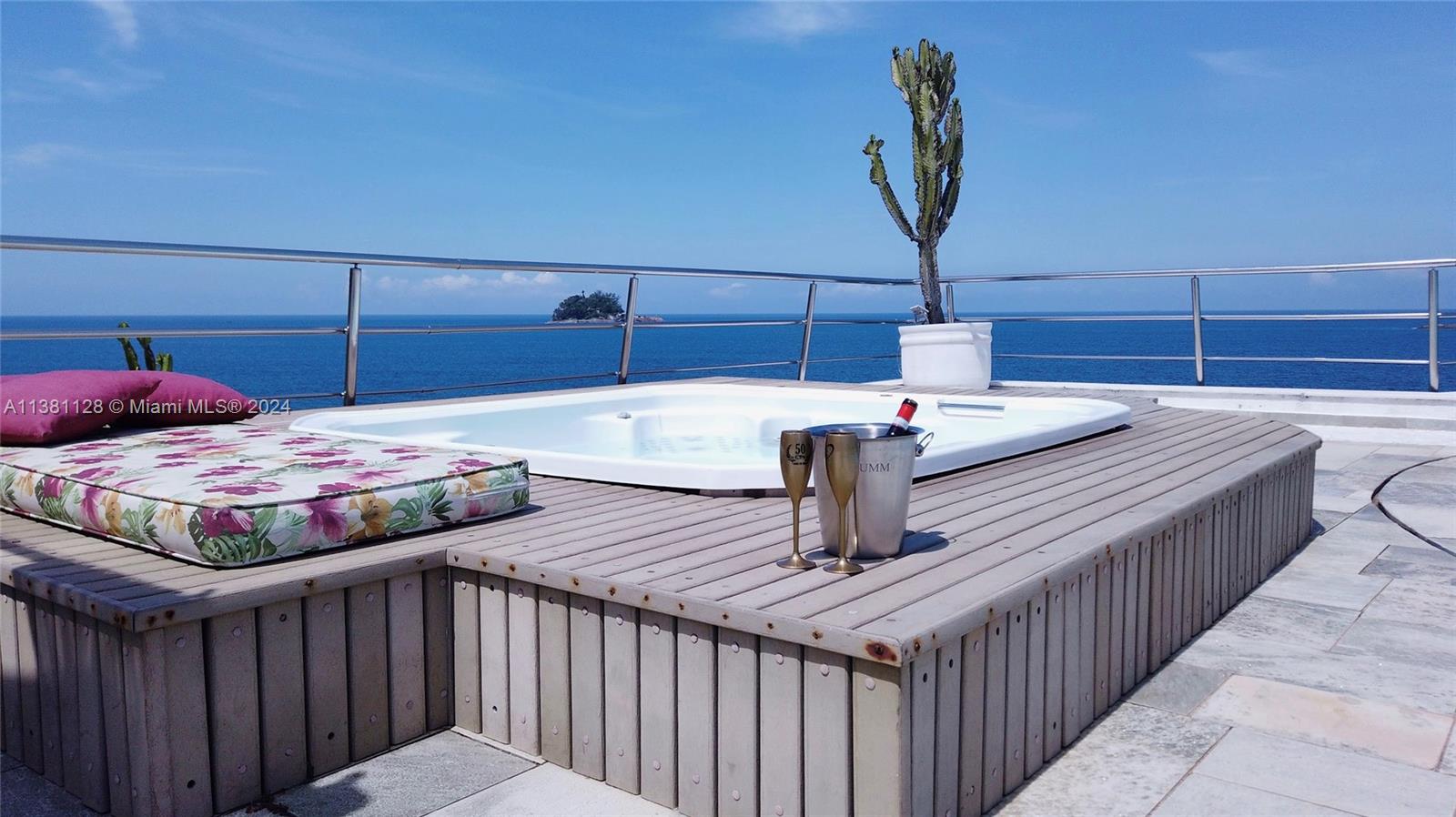 Guaruja, São Paulo - Residential