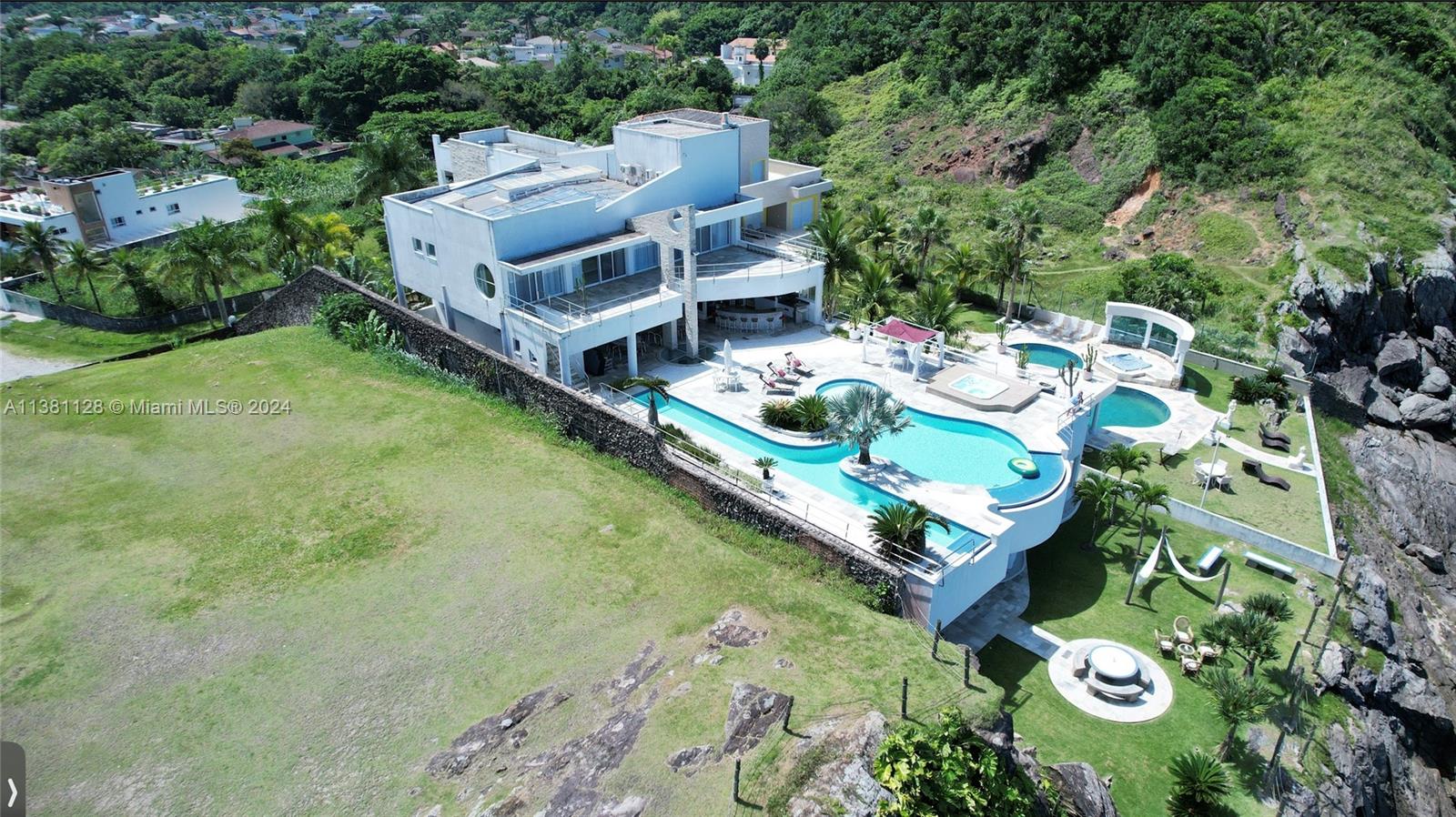 Guaruja, São Paulo - Residential