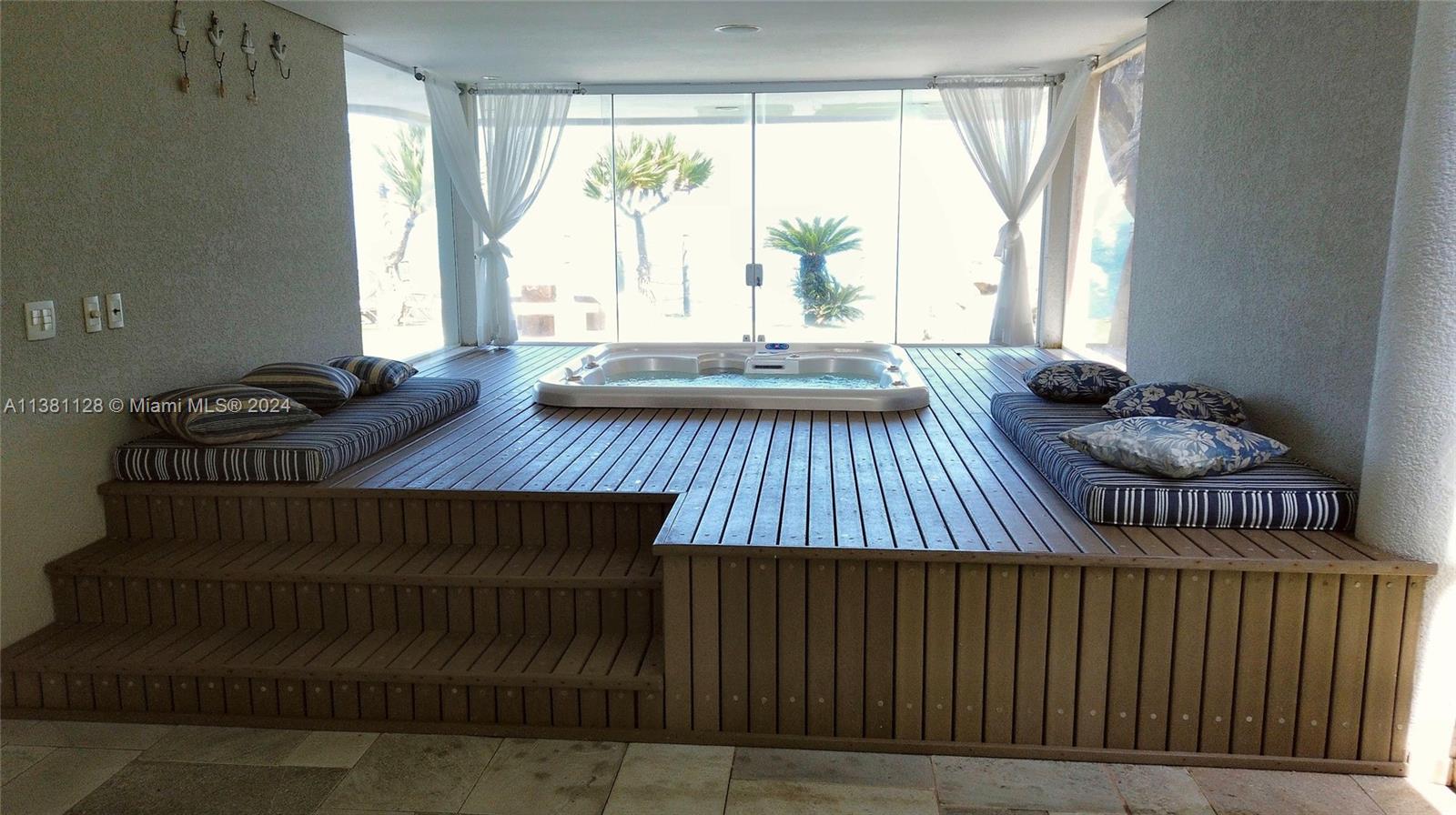 Guaruja, São Paulo - Residential