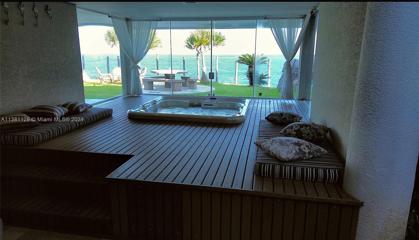 Guaruja, São Paulo - Residential