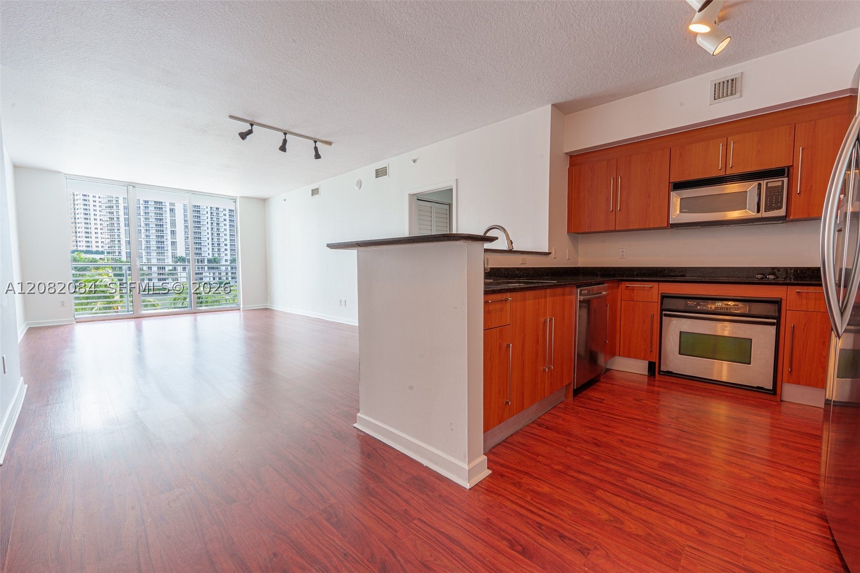 325 S Biscayne Blvd 415