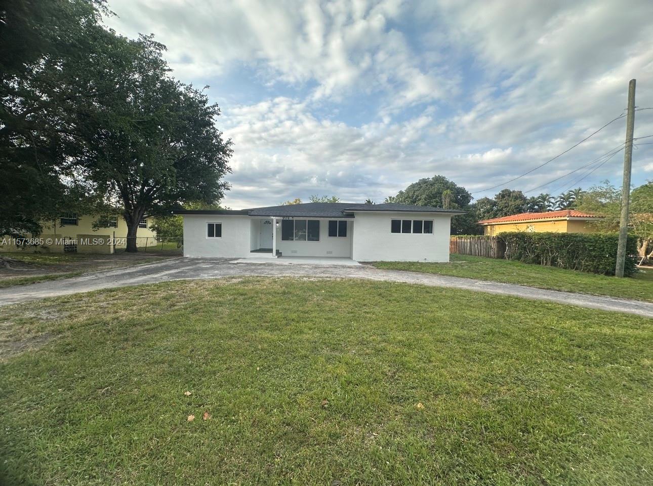 901 Nw 153rd St St, Miami, Broward County, Florida - 4 Bedrooms  
2 Bathrooms - 