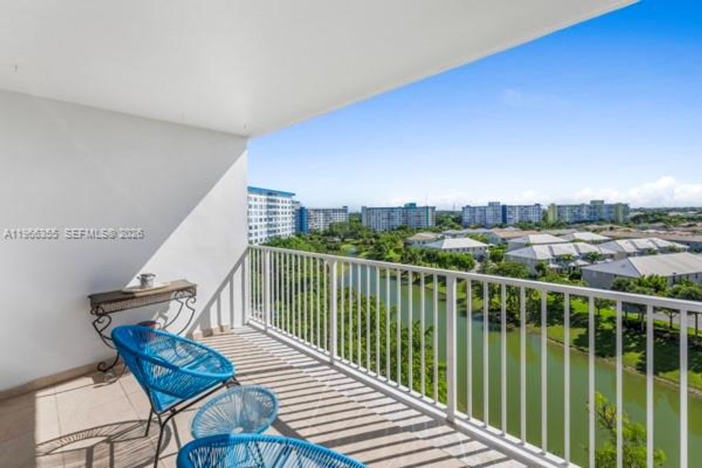 Photo of 3850 Washington St #910, Hollywood, FL 33021 (MLS # A11966355)