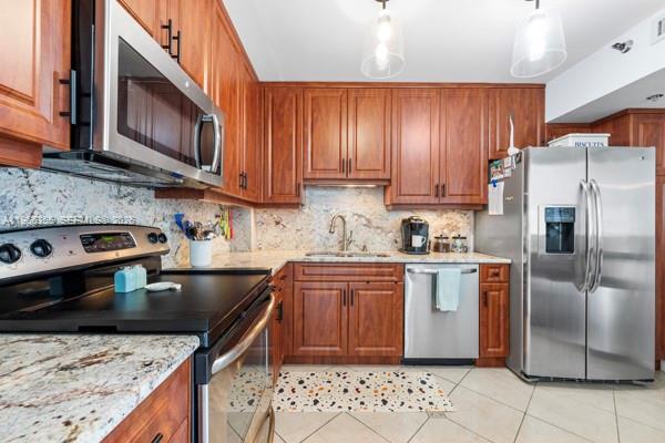 HILLCREST EAST NO 27 COND - Residential