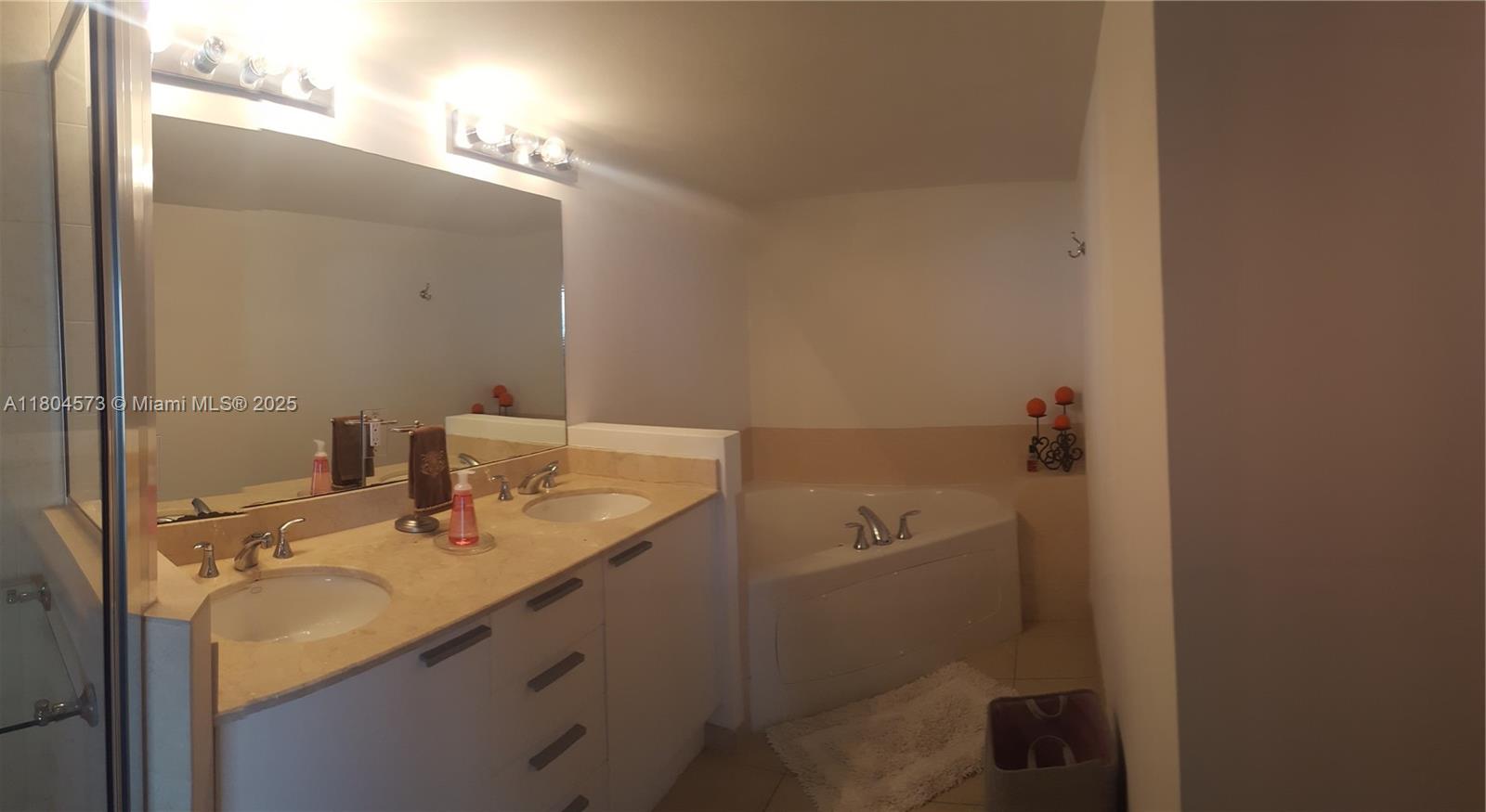 LA PERLA CONDO - Residential