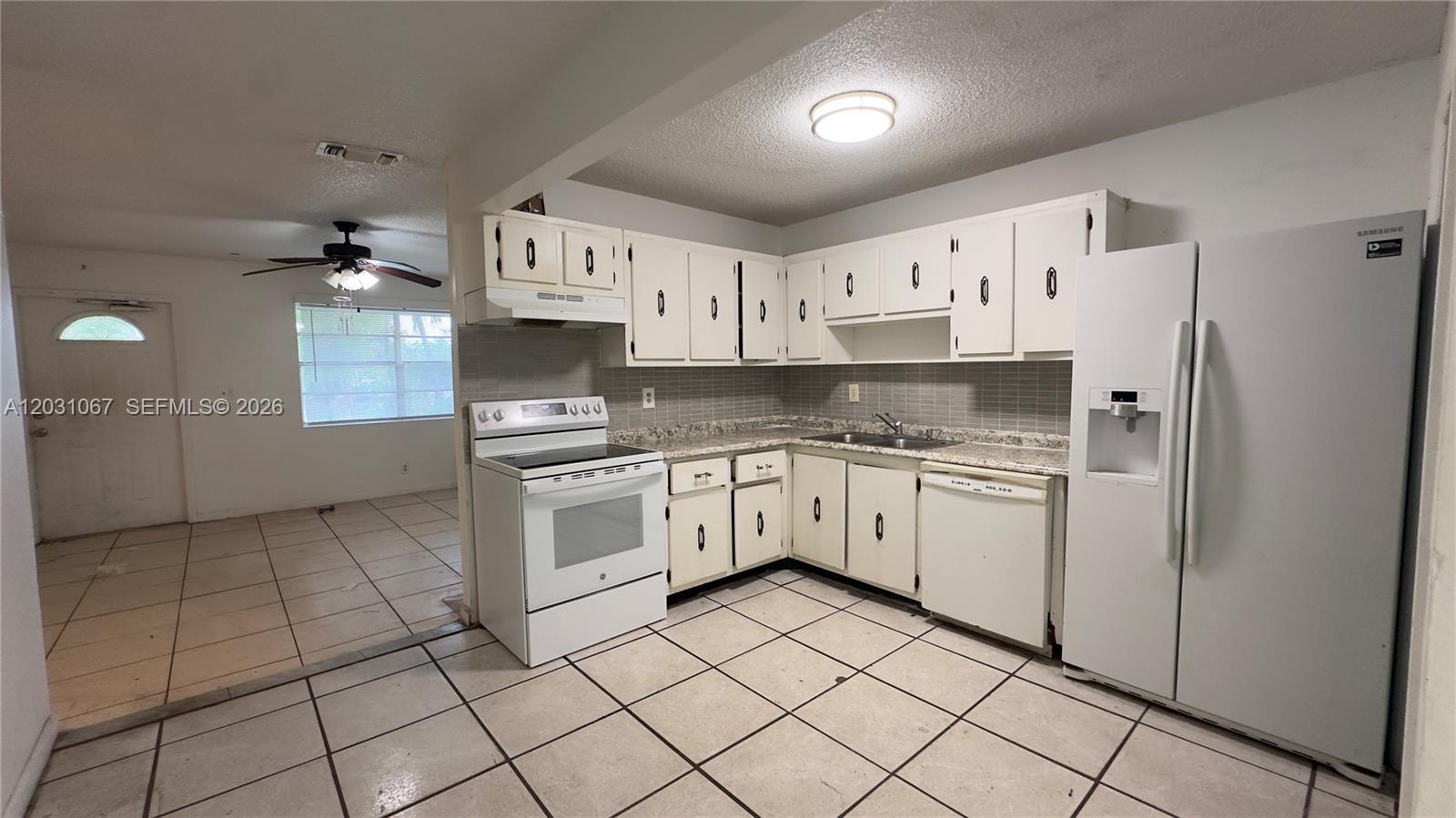 4754 Chariot Cir