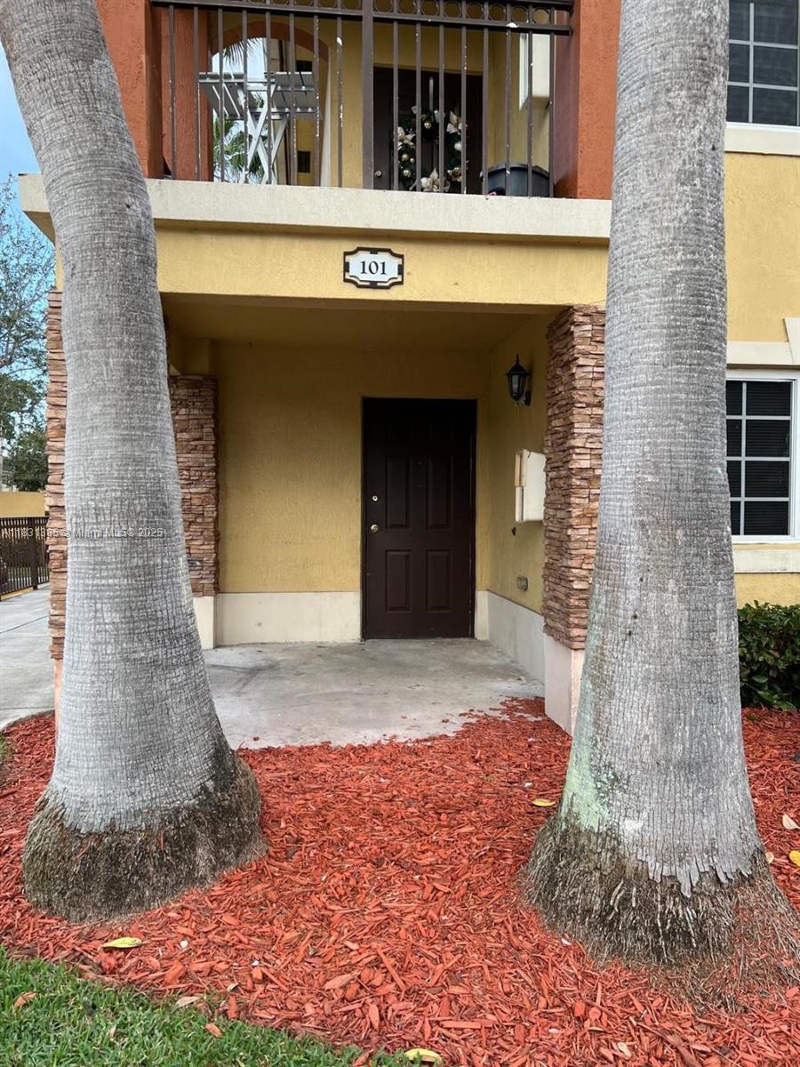 945 NE 33rd Ter 101