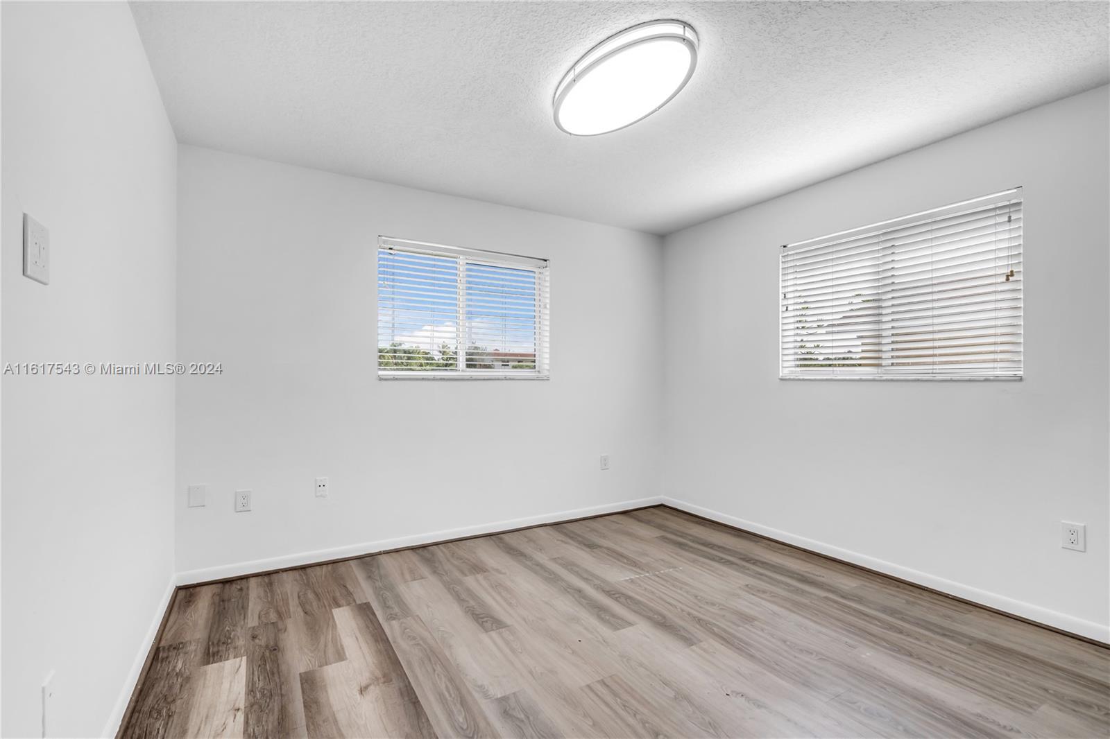 BRIAR BAY URBAN PARK SEC - Residential Lease