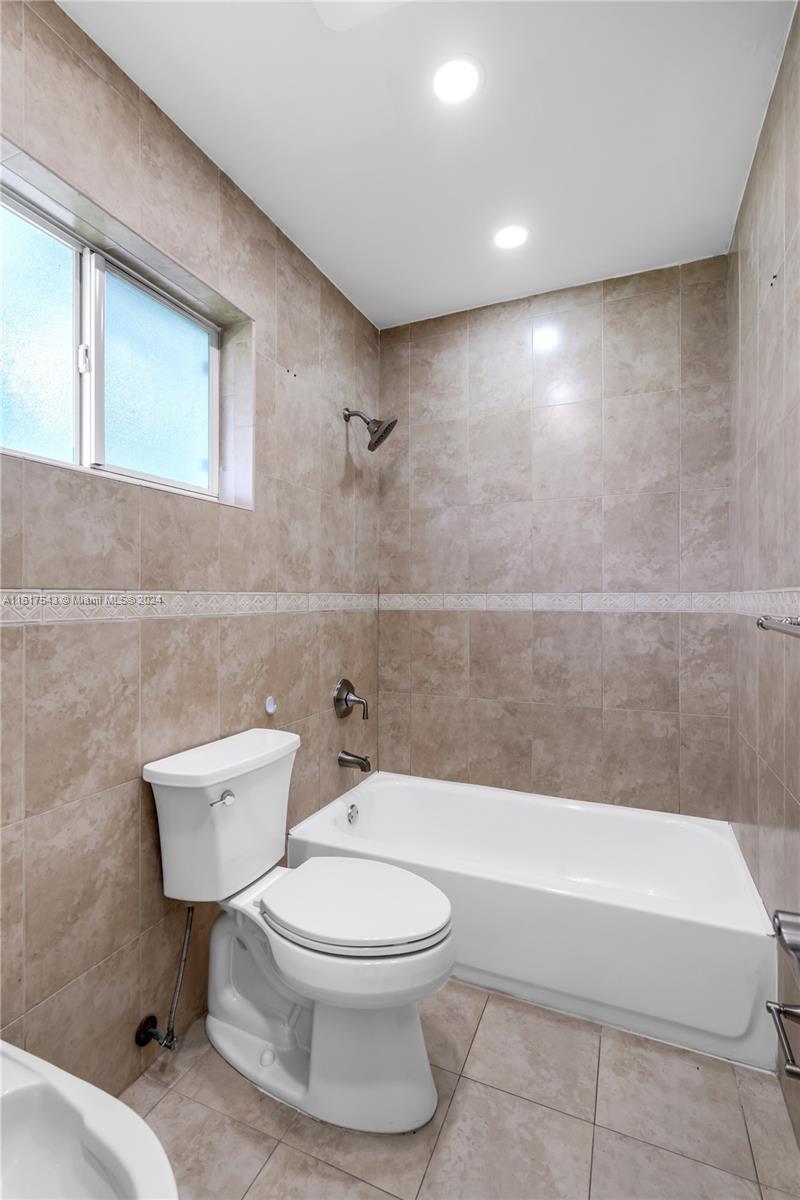 BRIAR BAY URBAN PARK SEC - Residential Lease