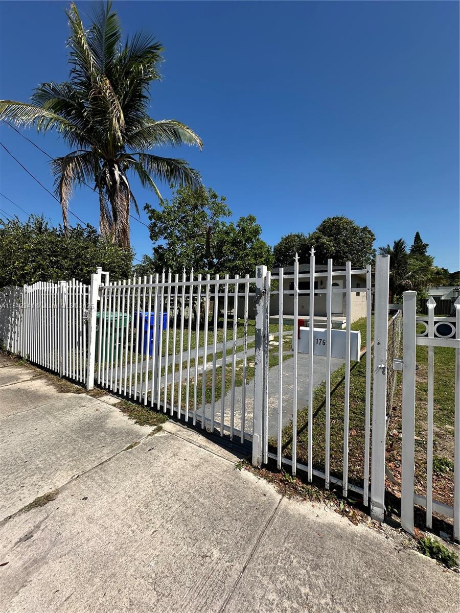 1769 NW 41st St 0