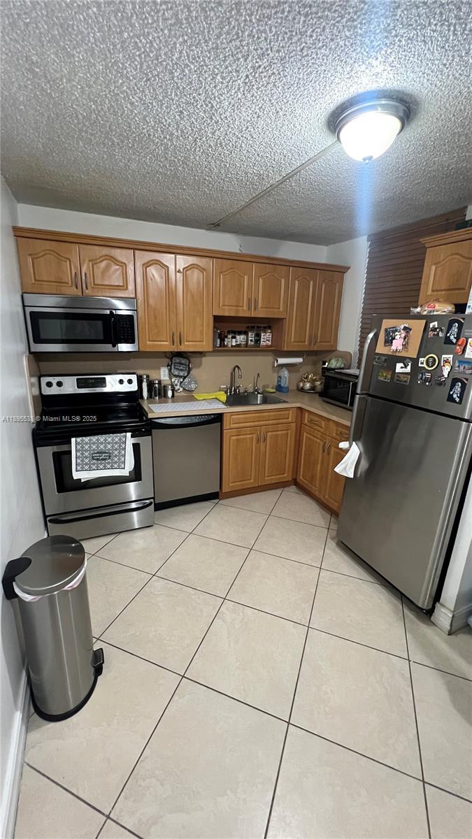 NORTH BAY VILLAS CONDO - Residential