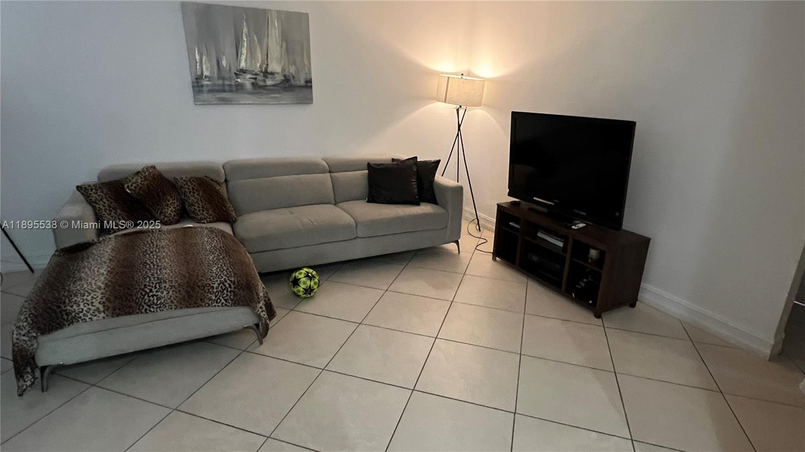 NORTH BAY VILLAS CONDO - Residential