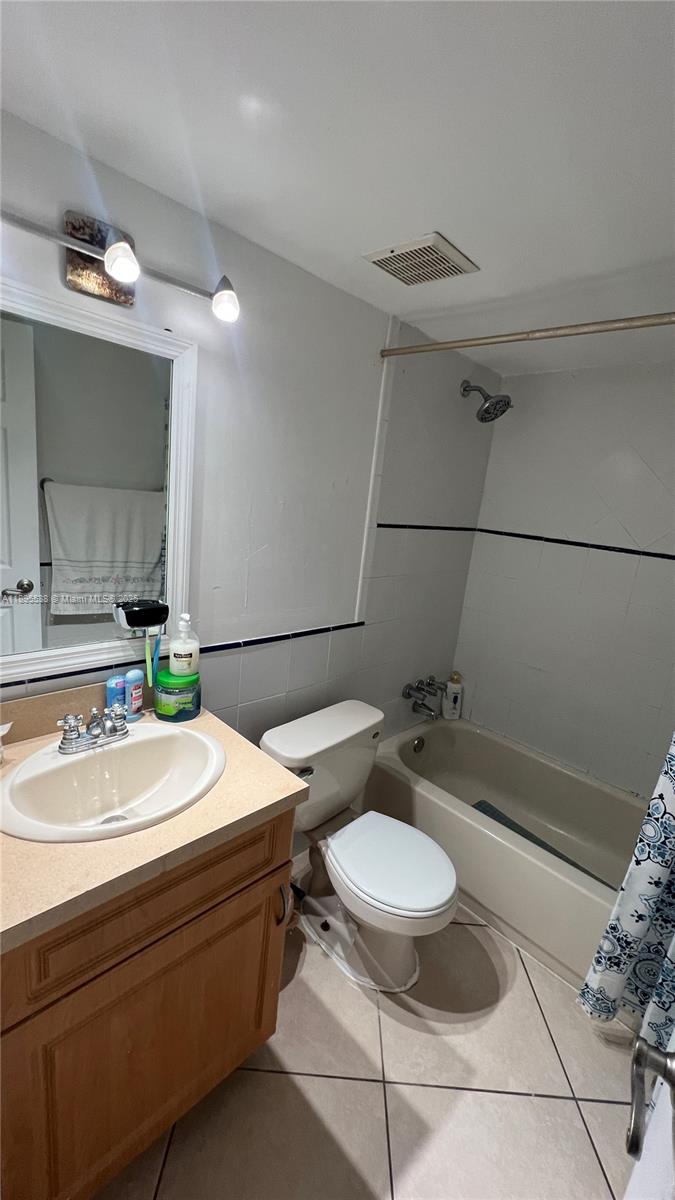 NORTH BAY VILLAS CONDO - Residential