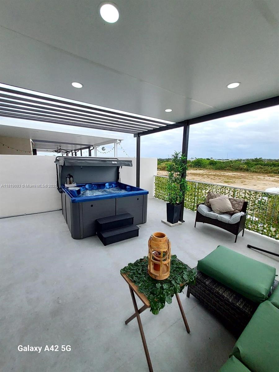 PARADISE ONE - Residential