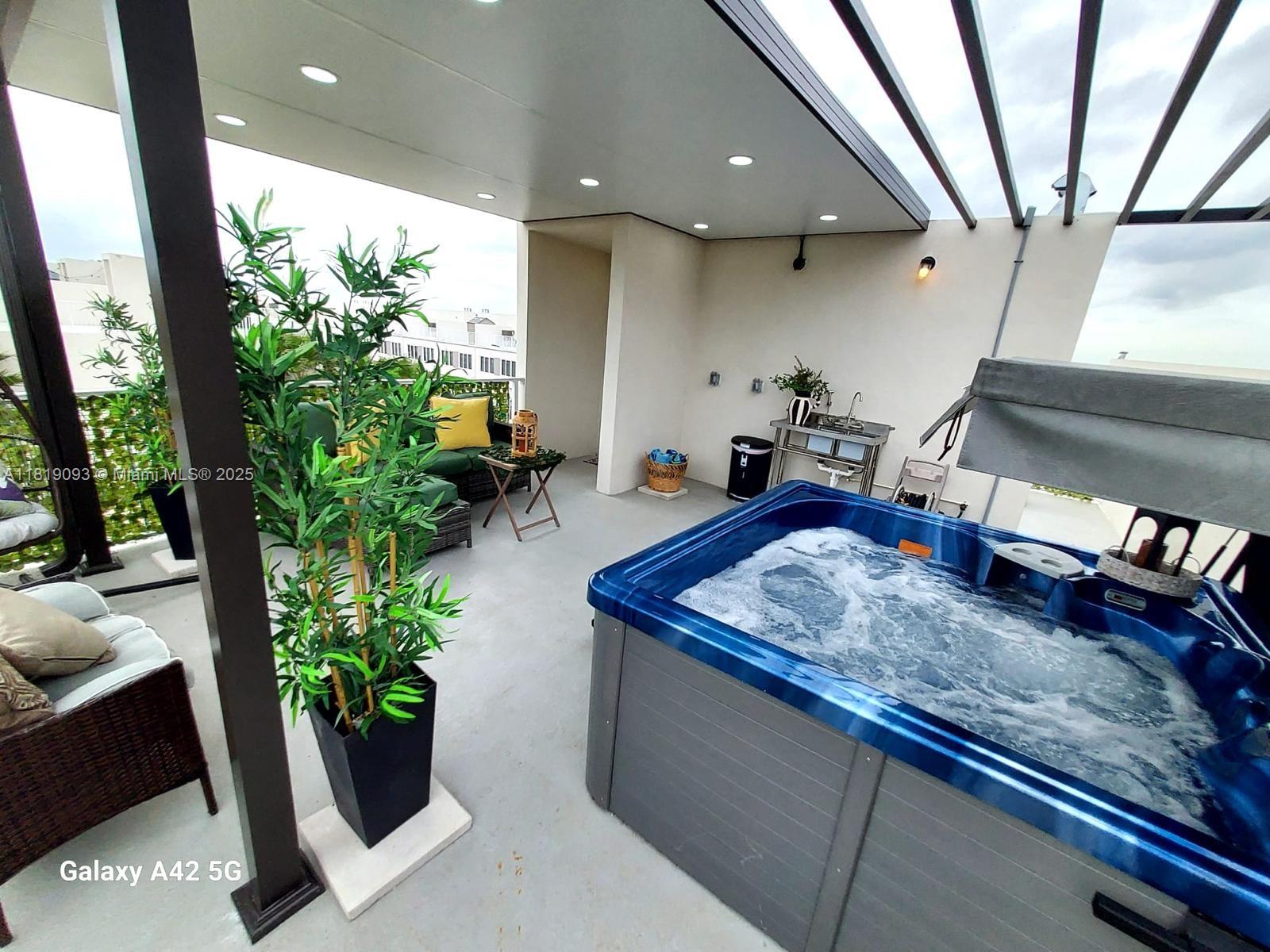 PARADISE ONE - Residential