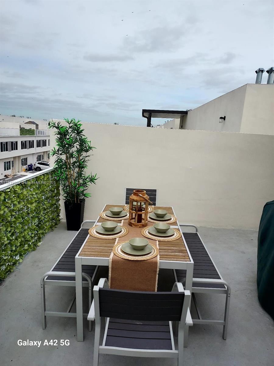 PARADISE ONE - Residential