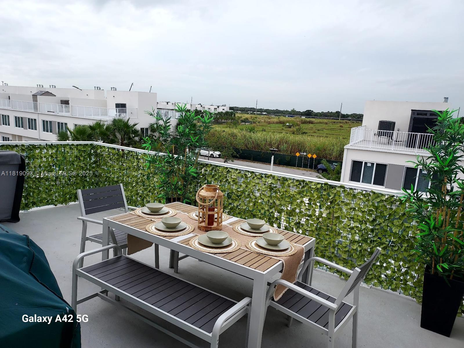 PARADISE ONE - Residential