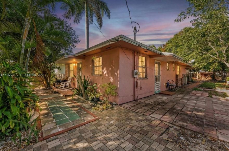 Welcoming 3/2 home located in Florida City. Features include a new roof and new water filtration system for added peace of mind. Spacious layout and a convenient location make this property a great move-in-ready option.