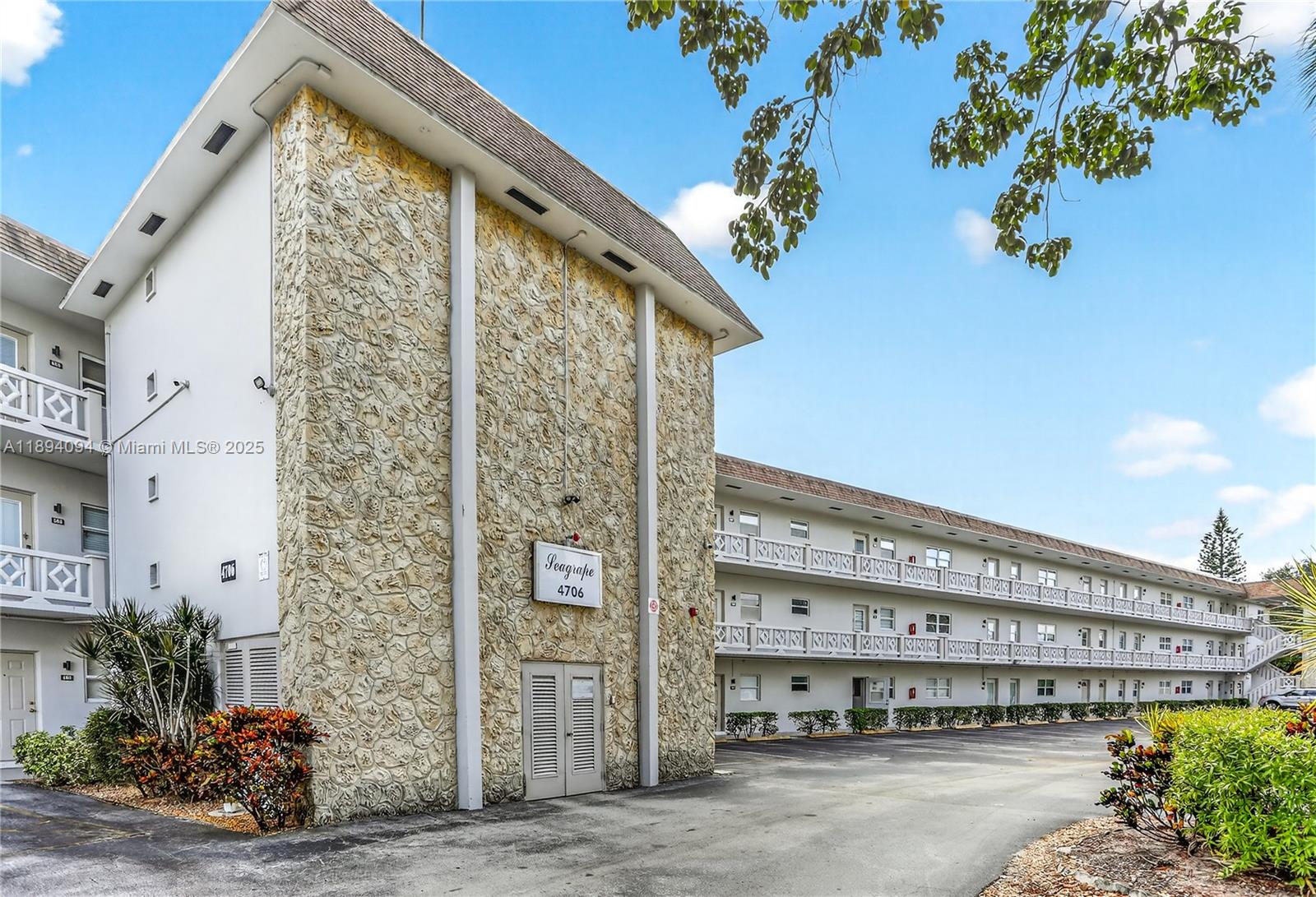 SEAGRAPE GARDENS CONDO - Residential