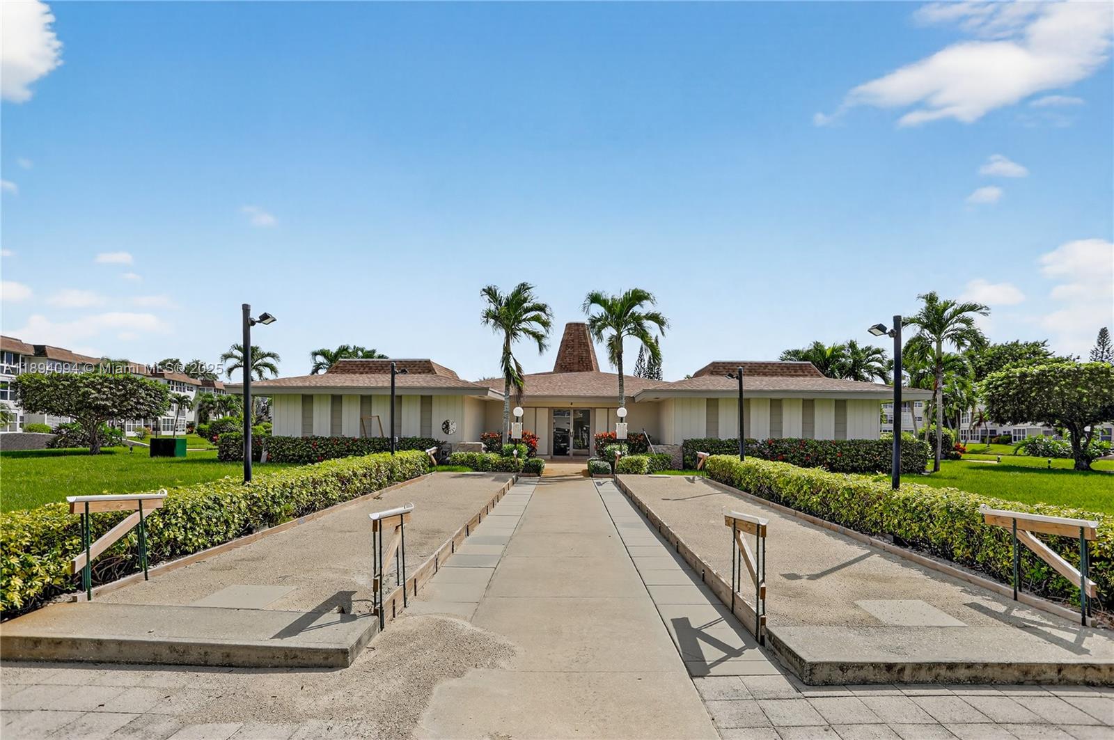 SEAGRAPE GARDENS CONDO - Residential