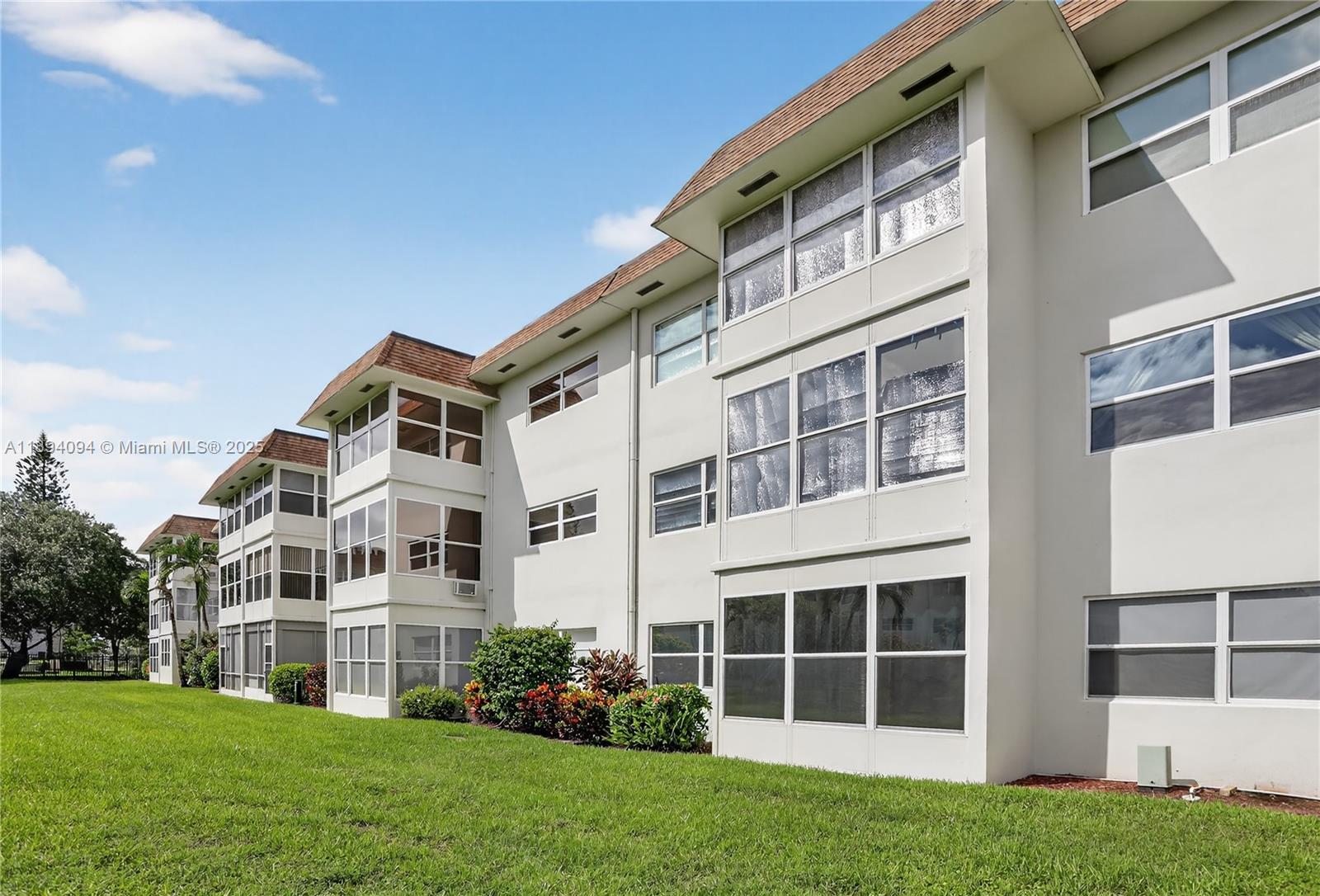 SEAGRAPE GARDENS CONDO - Residential