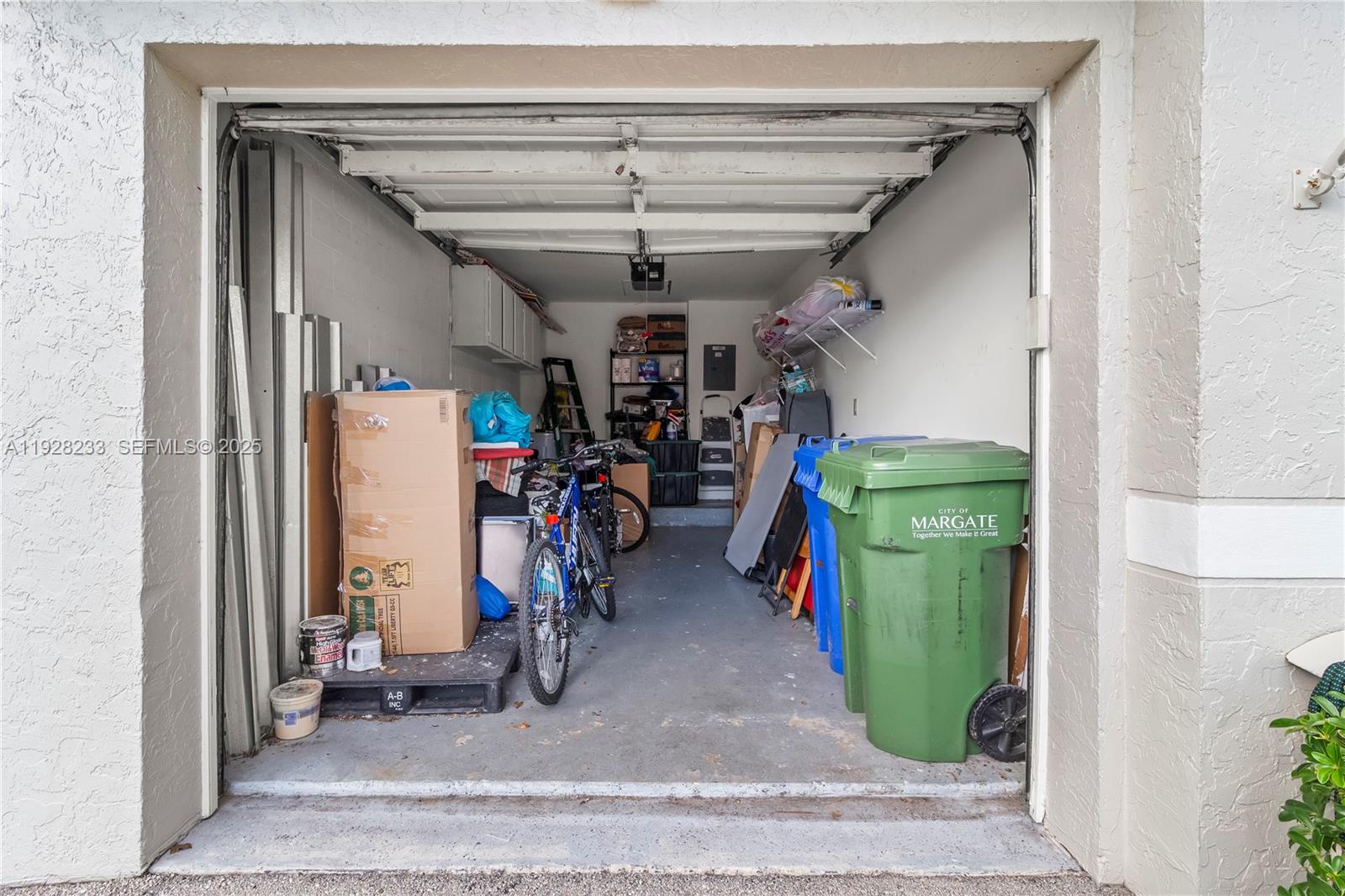 HOLIDAY SPRINGS VILLAGE - Residential