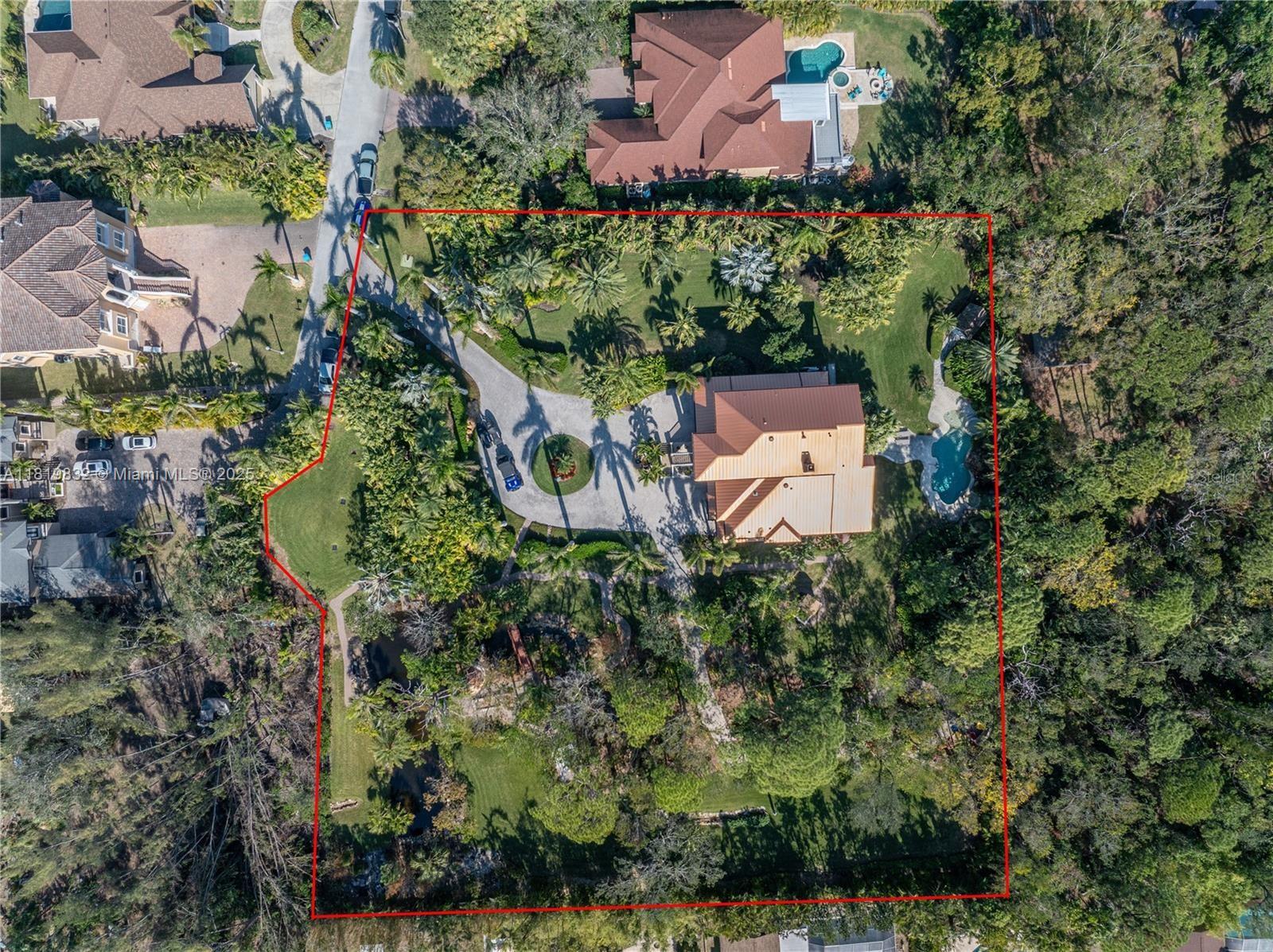 8755 Commodore Dr