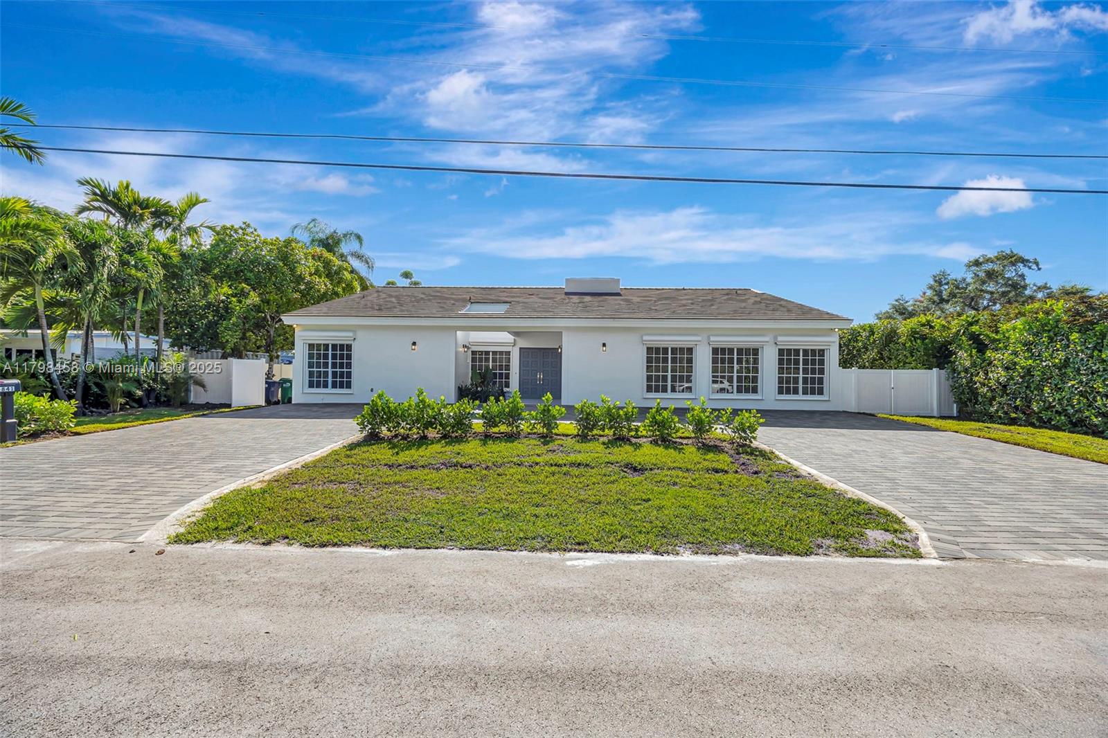 6841 Sw 71st Ave, Miami, Broward County, Florida - 4 Bedrooms  
4 Bathrooms - 