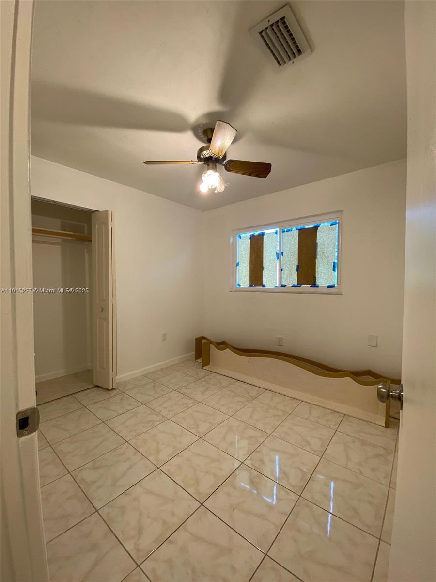 SIXTH AVENUE PARK - Residential Lease