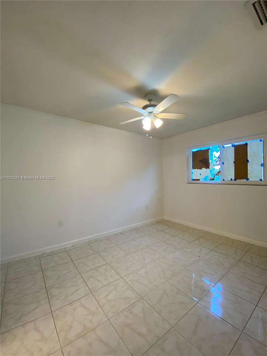 SIXTH AVENUE PARK - Residential Lease