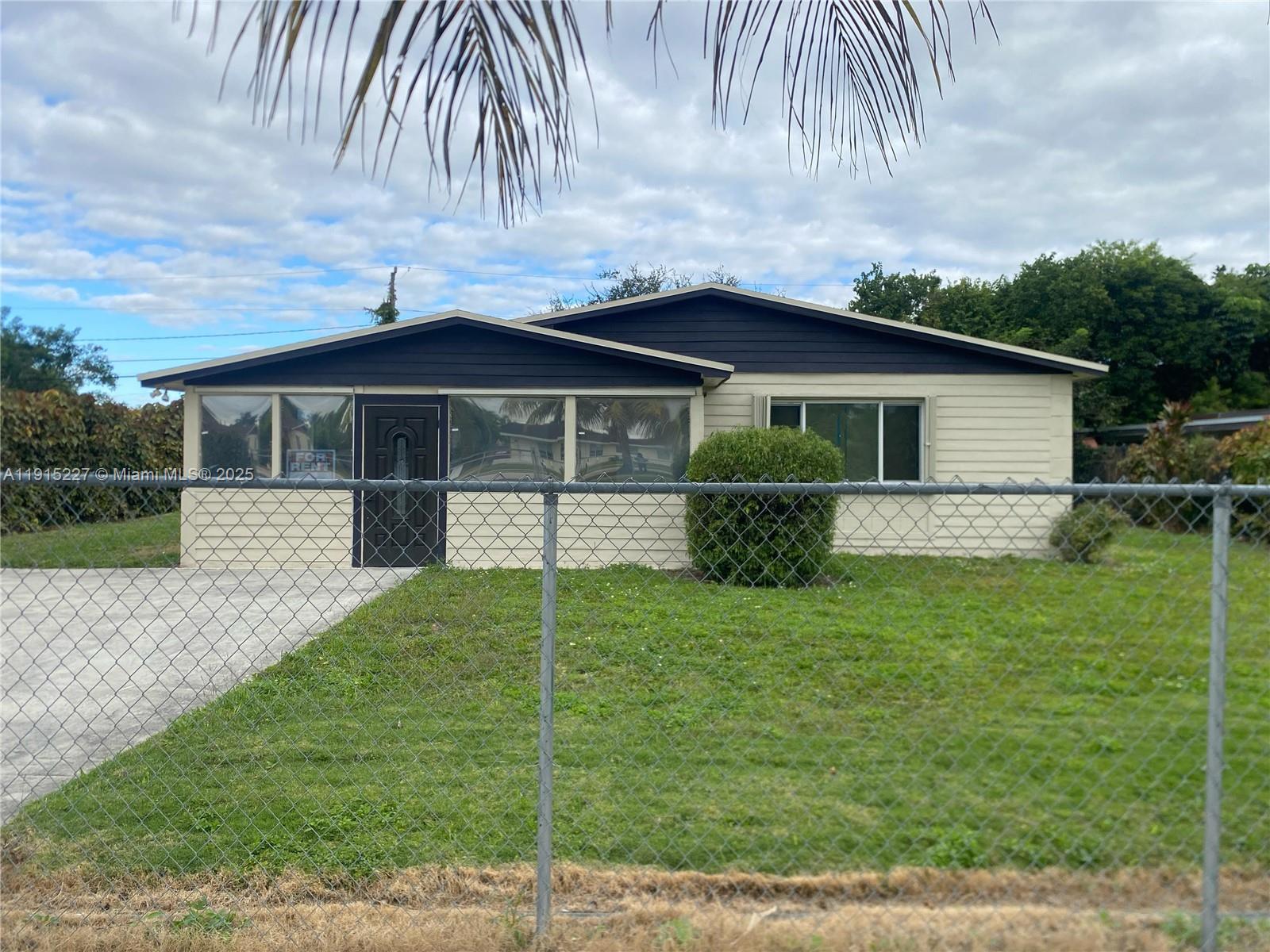 SIXTH AVENUE PARK - Residential Lease