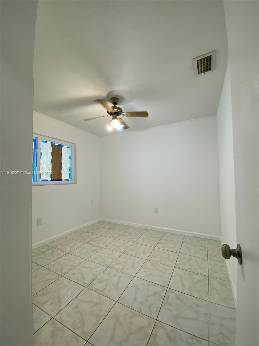 SIXTH AVENUE PARK - Residential Lease