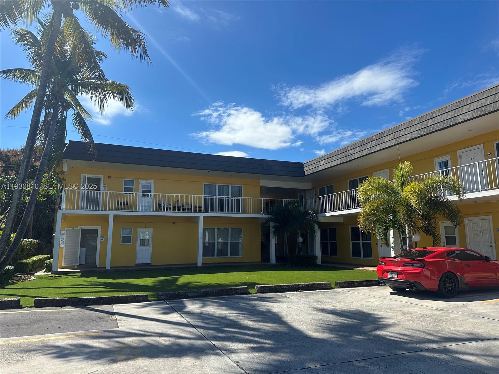 HOLLYWOOD LITTLE RANCHES - Residential Lease