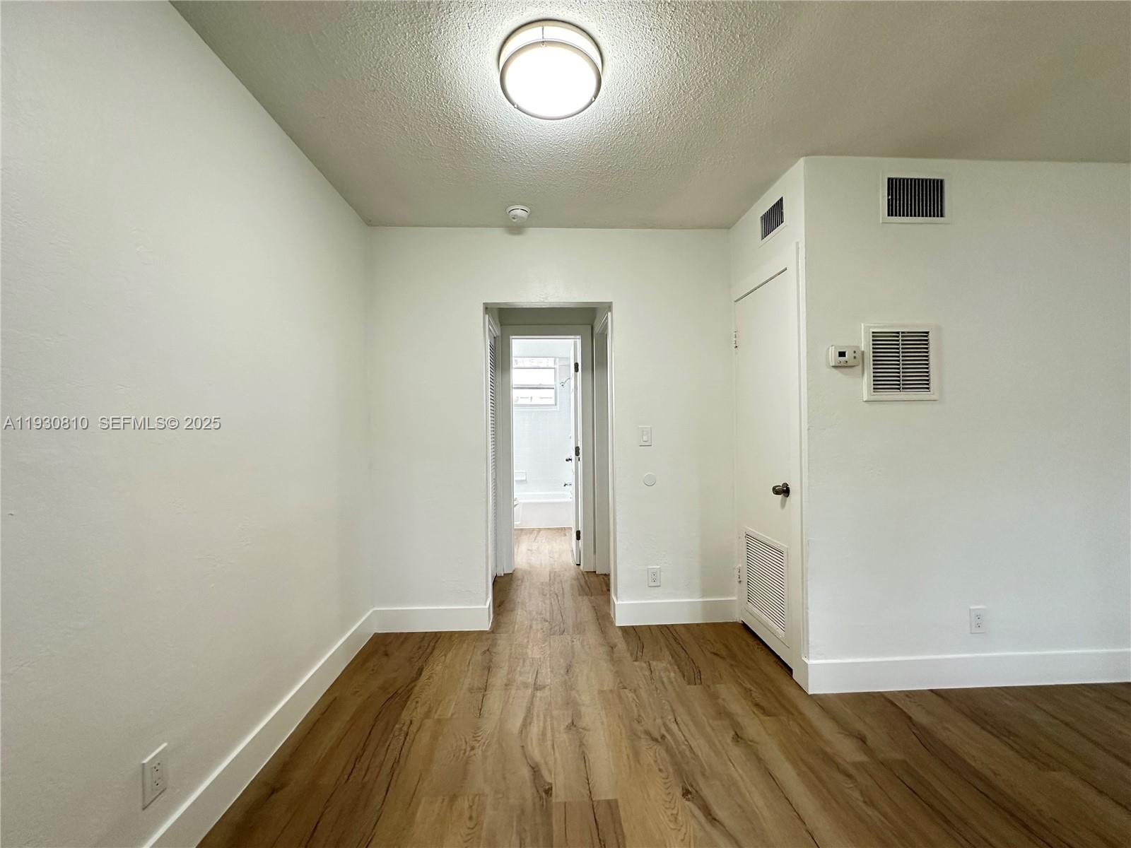 HOLLYWOOD LITTLE RANCHES - Residential Lease