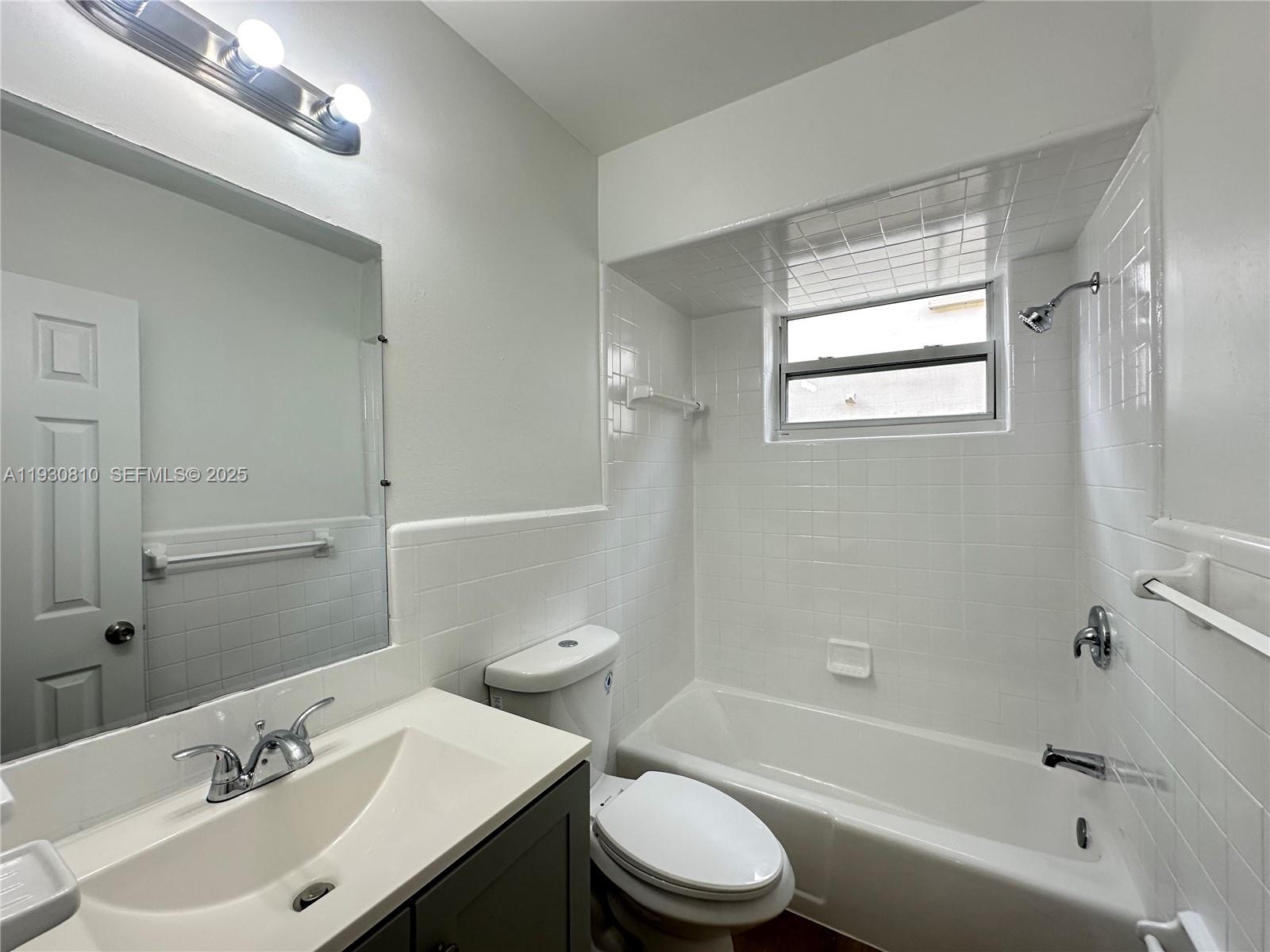 HOLLYWOOD LITTLE RANCHES - Residential Lease