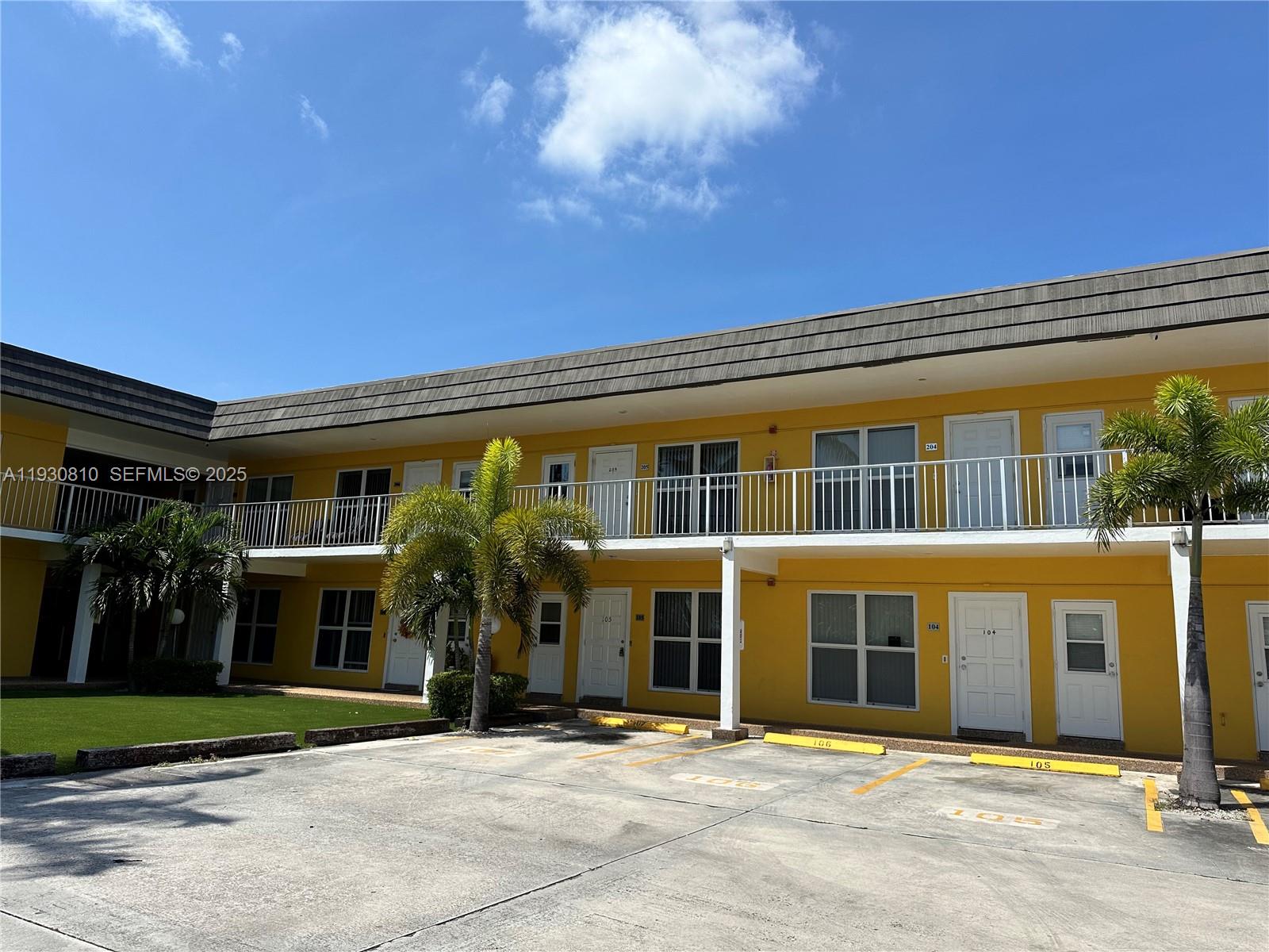 HOLLYWOOD LITTLE RANCHES - Residential Lease