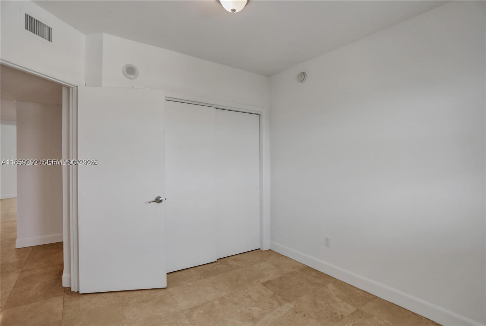 THE OAKS I CONDO - Residential