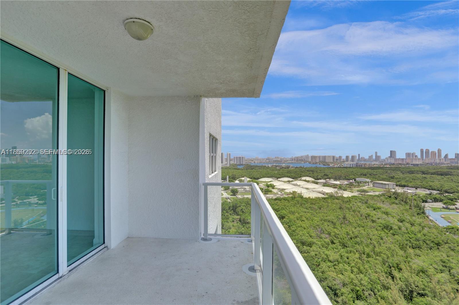 THE OAKS I CONDO - Residential