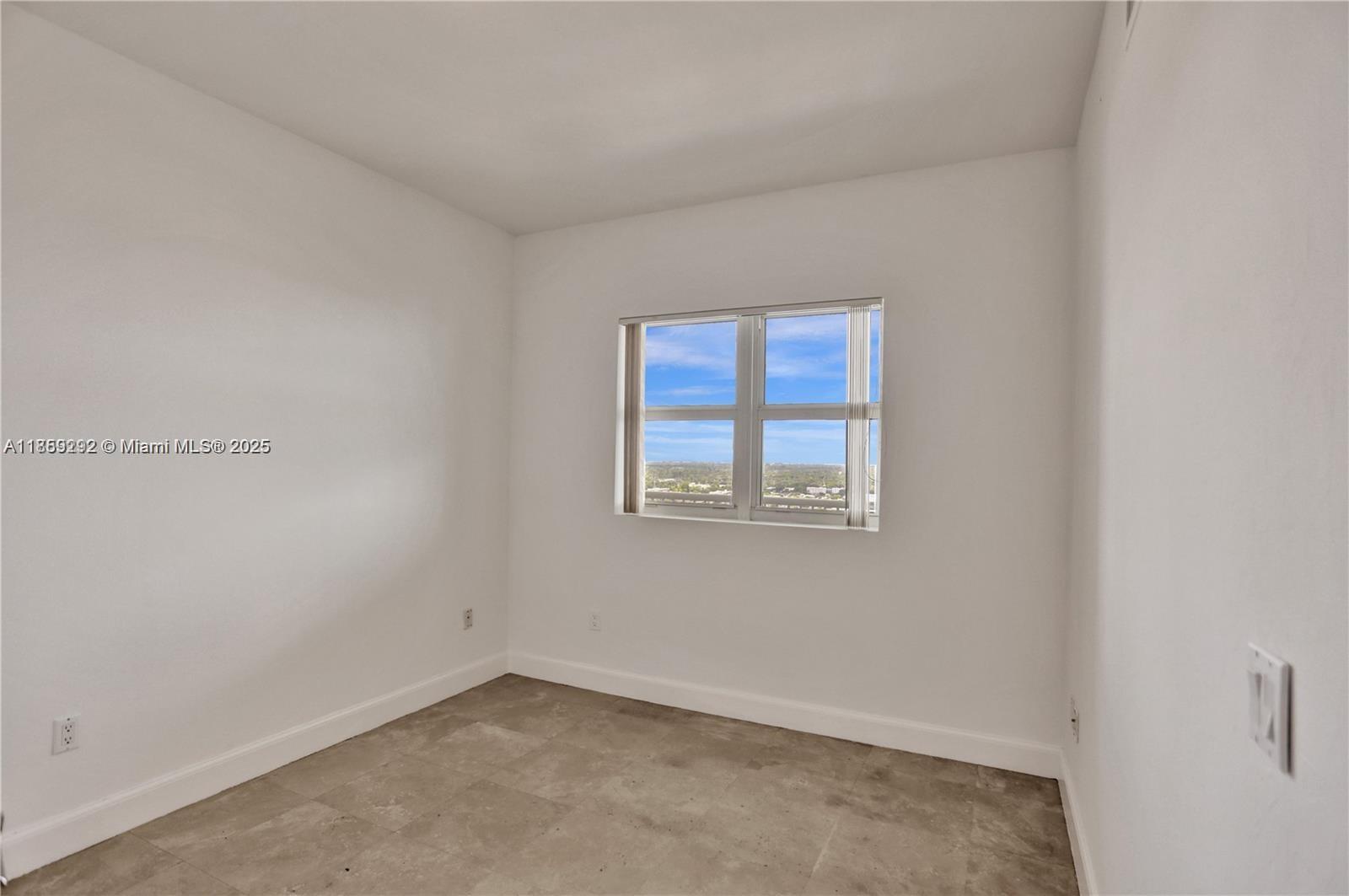 THE OAKS I CONDO - Residential